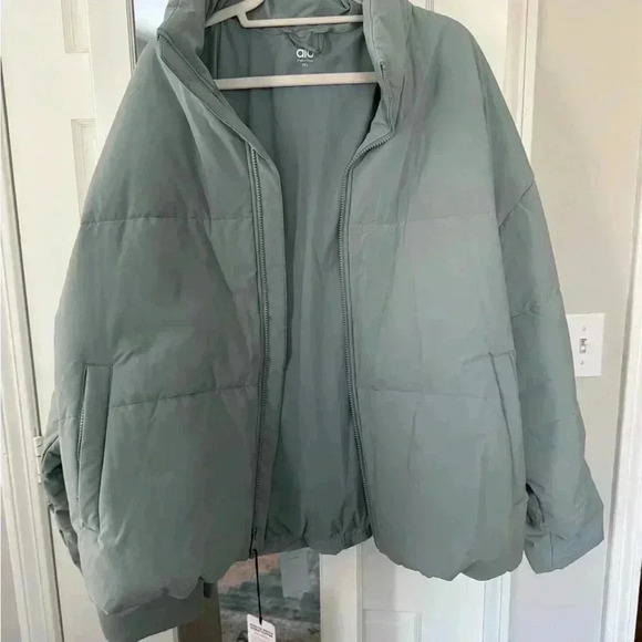 Alo Yoga Stretch Women’s Puffer Jacket, Comic Grey - Picture 6 of 7